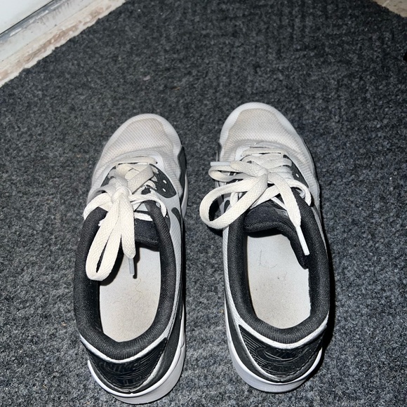 Nike air maxes - Picture 2 of 4